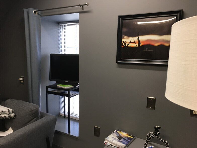 More Photos Of 100 E Pennsylvania Ave, Towson General Retail For Lease