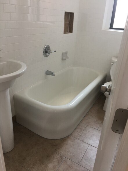 More Photos Of 6 E Sidney Ave, Mount Vernon Apartments For Sale