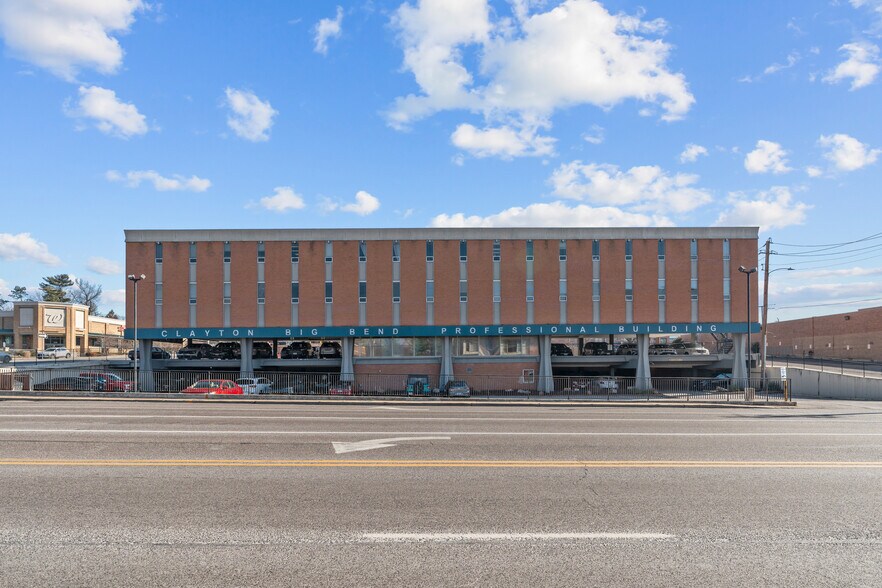 More Photos Of 6744 Clayton Rd, Richmond Heights Medical For Lease
