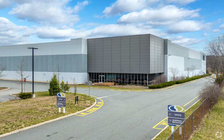 Primary Photo Of 100 Performance Dr, Mahwah Distribution For Lease