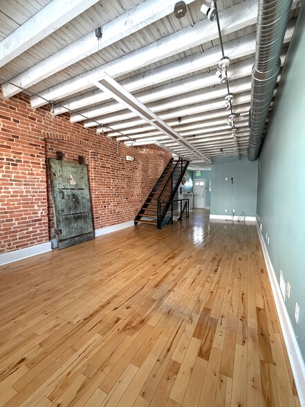 More Photos Of 3237 Eastern Ave, Baltimore Office For Lease