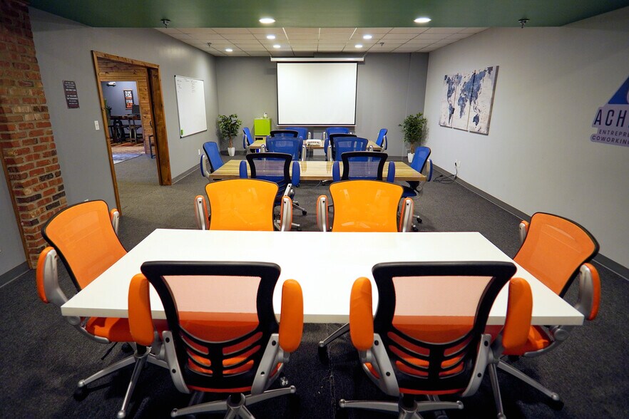 More Photos Of 1630 S Church St, Murfreesboro Coworking Space