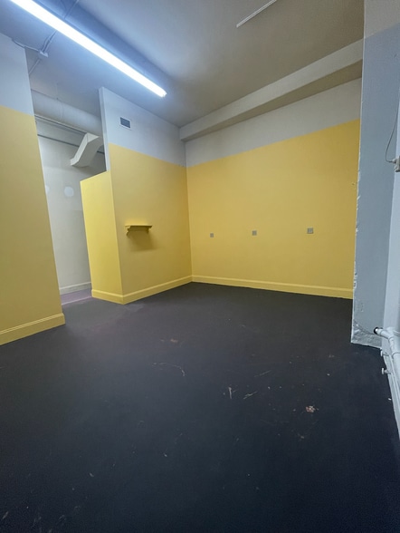More Photos Of 640 S Main St, Greenville Storefront Retail Office For Lease