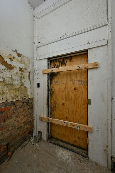 More Photos Of 1913 Central Ave, Cincinnati Office Residential For Sale