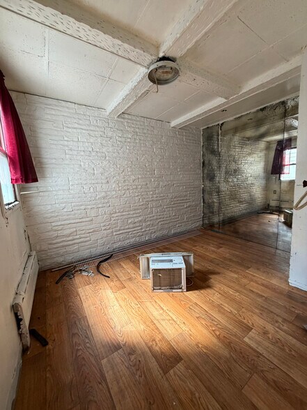 More Photos Of 9507 Roosevelt Ave, Jackson Heights Storefront Retail Residential For Sale