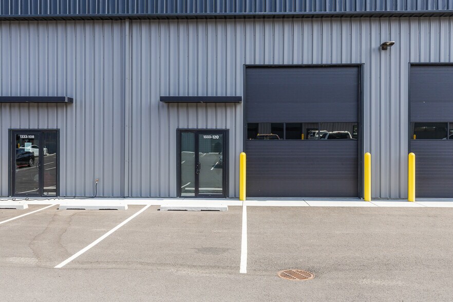 More Photos Of 1333 Tapteal Dr, Richland Warehouse For Lease