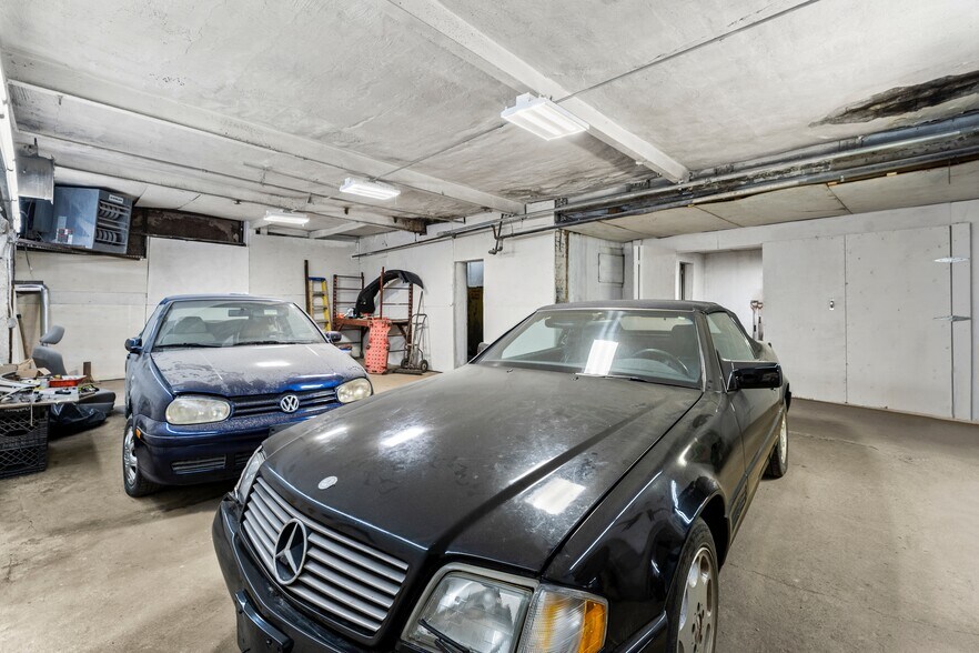 More Photos Of 210 Washington St, Boston Auto Repair For Sale