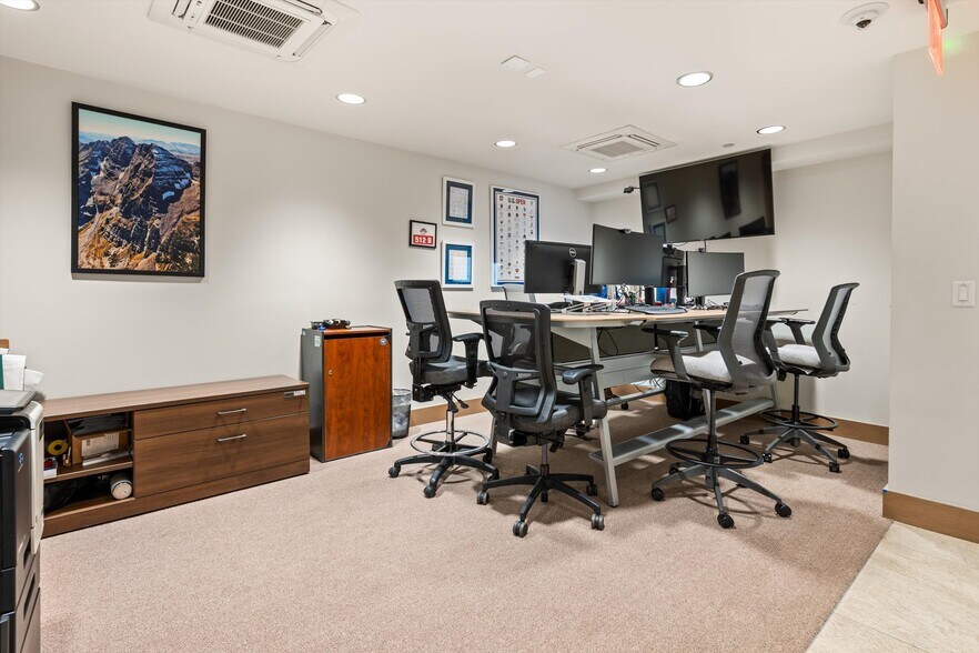 More Photos Of 122 W Main St, Aspen Office Residential For Sale