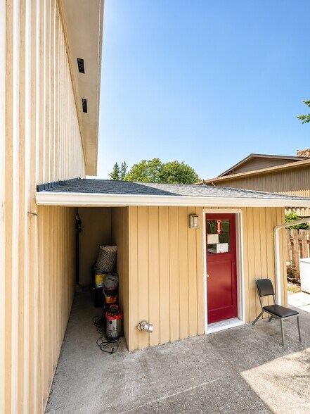 More Photos Of 5024 18th Ave SE, Lacey Multifamily For Sale