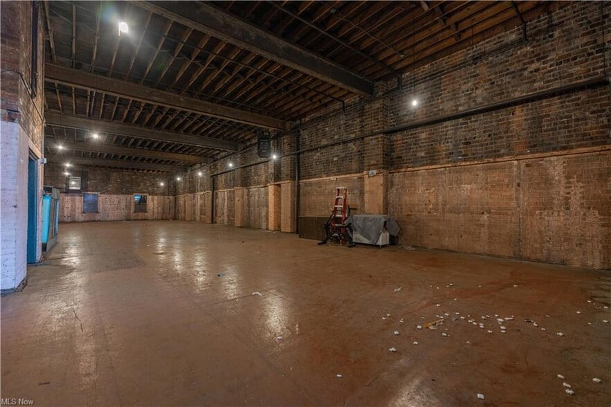 More Photos Of 314 Cherry Ave SE, Canton Warehouse For Sale