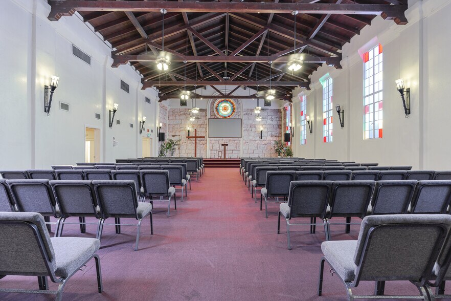 More Photos Of 333 E Colorado St, Glendale Unknown For Lease