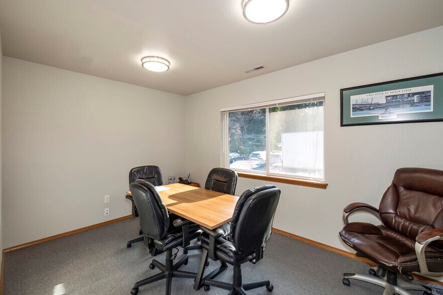 More Photos Of 104 Tremont Ave, Port Orchard Medical For Sale