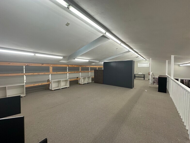 More Photos Of 5900 E Seneca Tpke, Jamesville Freestanding For Sale