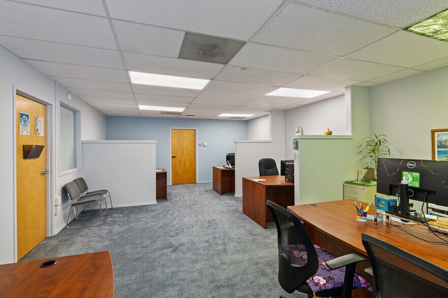 More Photos Of 1079-1085 S Beretania St, Honolulu Storefront Retail Office For Sale