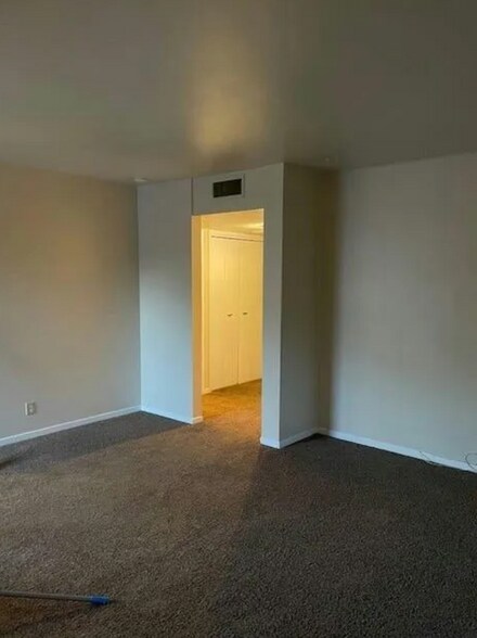 More Photos Of 218 W K St, Los Banos Apartments For Sale