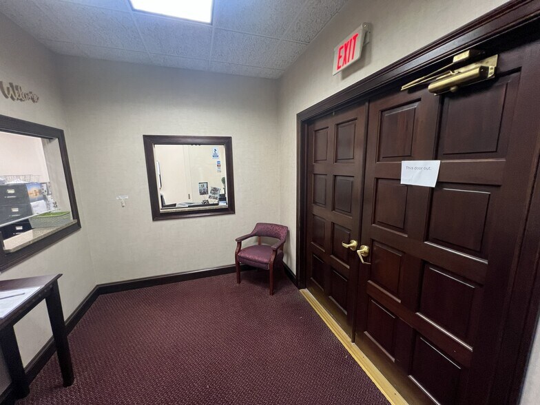 More Photos Of 3 Research Dr, Woodbridge Medical For Lease