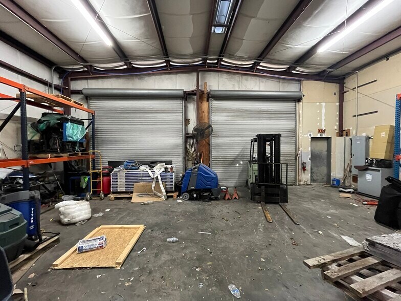 More Photos Of 2221 Apopka Blvd, Apopka Warehouse For Sale