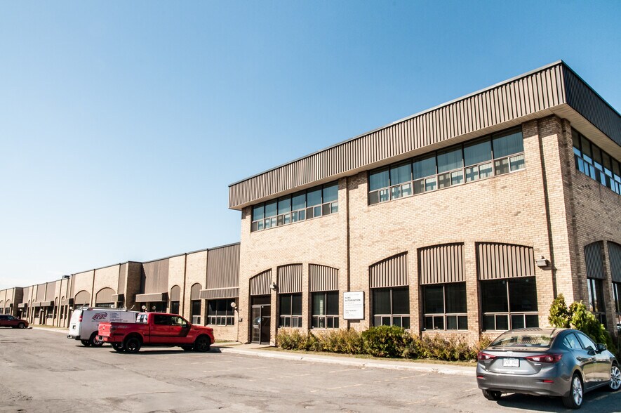 Primary Photo Of 5773 Rue Ferrier, Mont-Royal Loft Creative Space For Lease