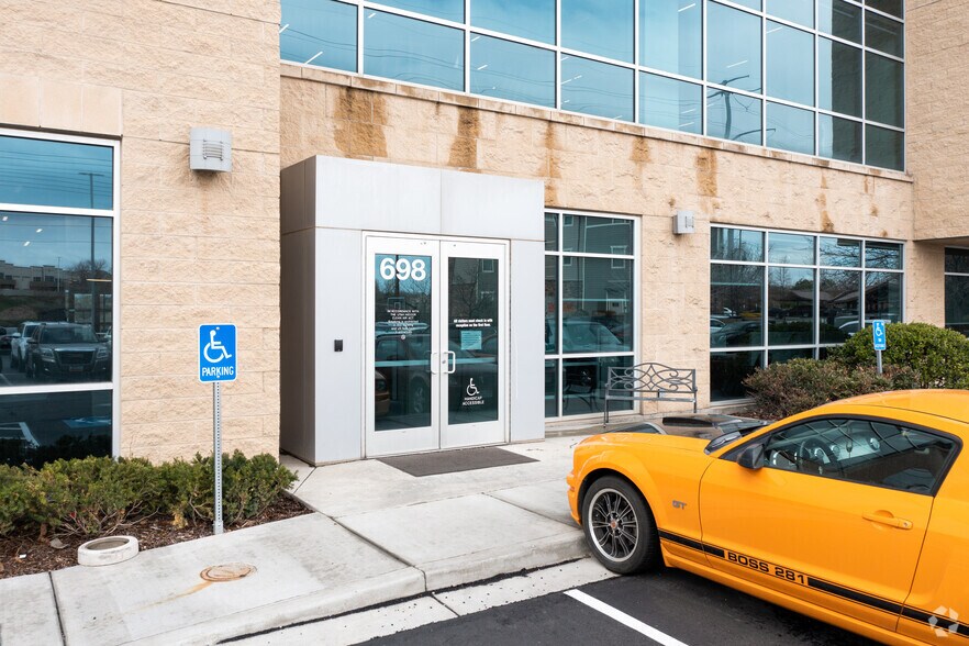 More Photos Of 698 W 10000 S, South Jordan Office For Lease