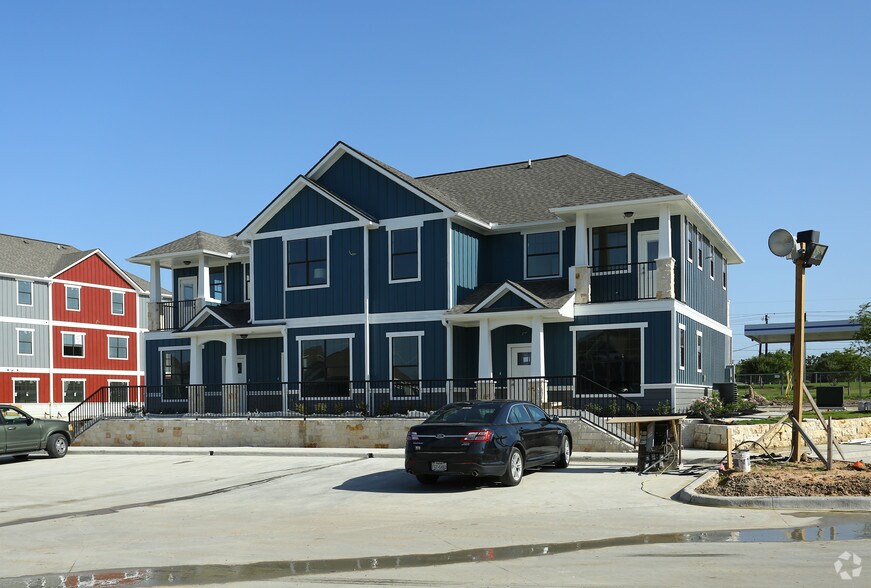 More Photos Of 2888 Nash St, Bryan Apartments For Sale