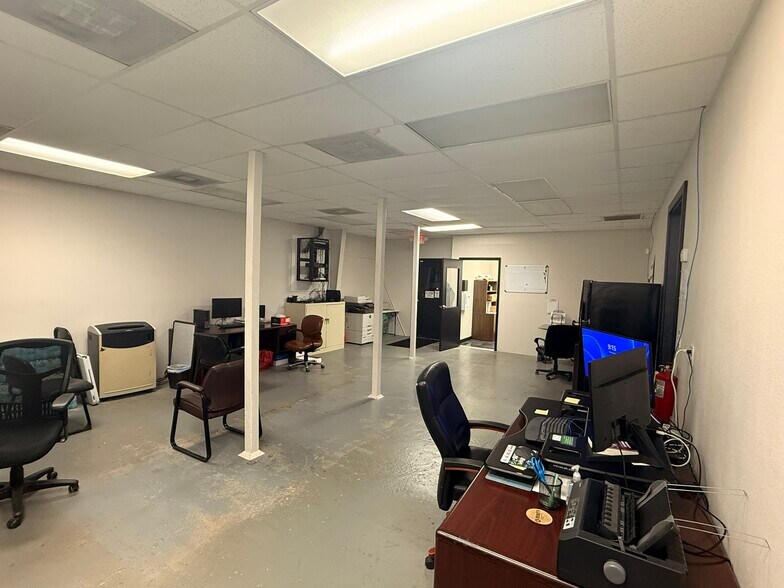 More Photos Of 1300 FM 2854 Rd, Conroe Warehouse For Lease