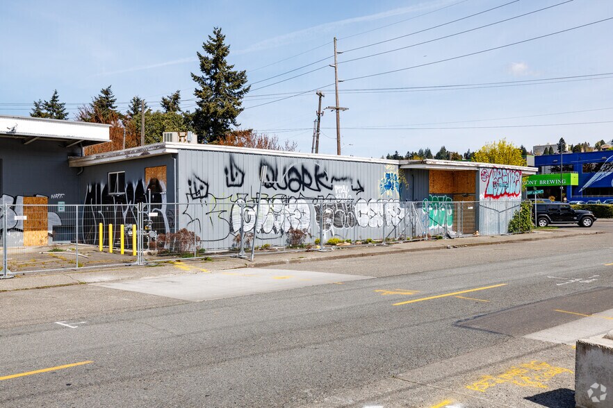More Photos Of 902 NW Ballard Way, Seattle Warehouse For Sale
