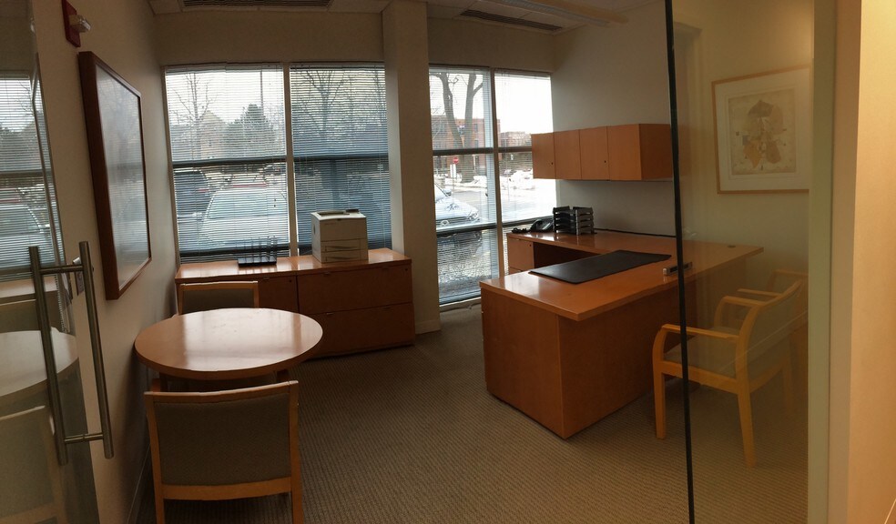 More Photos Of 1725 N McGovern St, Highland Park Medical For Lease