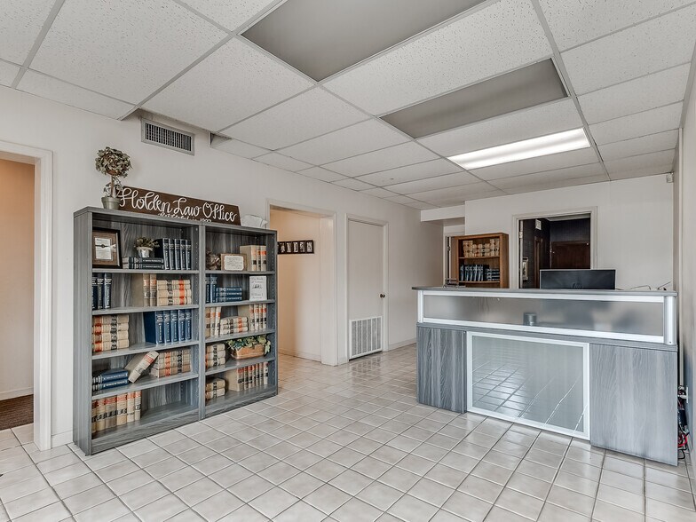 More Photos Of 1420 Linwood Blvd, Oklahoma City Office For Sale