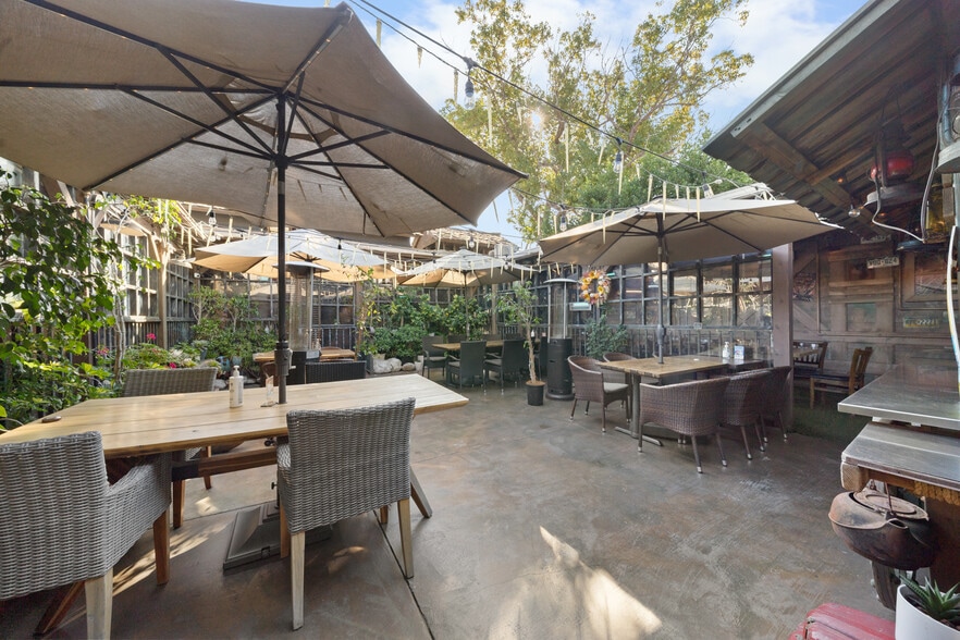 More Photos Of 228 S Oxford Ave, Los Angeles Restaurant For Sale