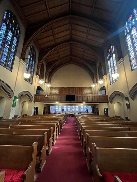 More Photos Of 308 Main St, Johnson City Specialty For Sale