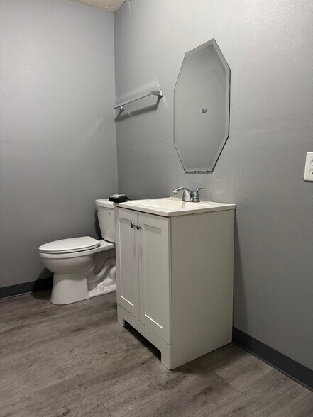 More Photos Of 5829 W Sam Houston Pky N, Houston Light Distribution For Lease