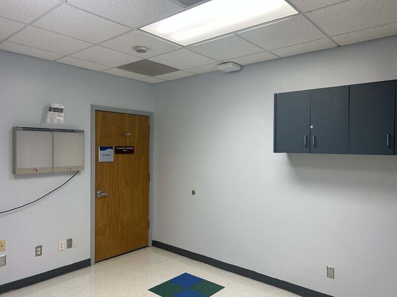 More Photos Of 6905 Old Wolf Bay Rd, Palatka Medical For Sale