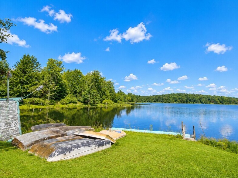 More Photos Of 94-100 Dingle Daisy Rd, Monticello Hotel For Sale