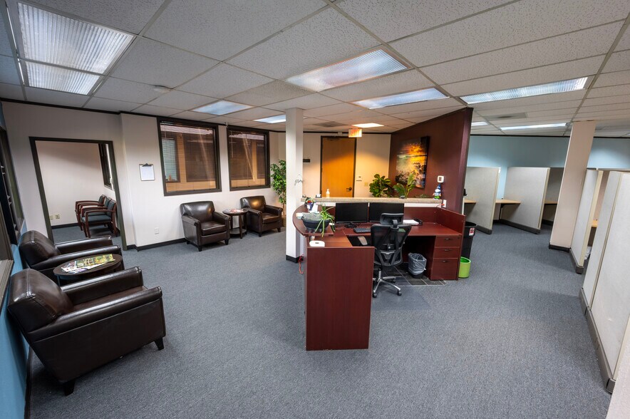 More Photos Of 8196 SW Hall Blvd, Beaverton Office For Lease