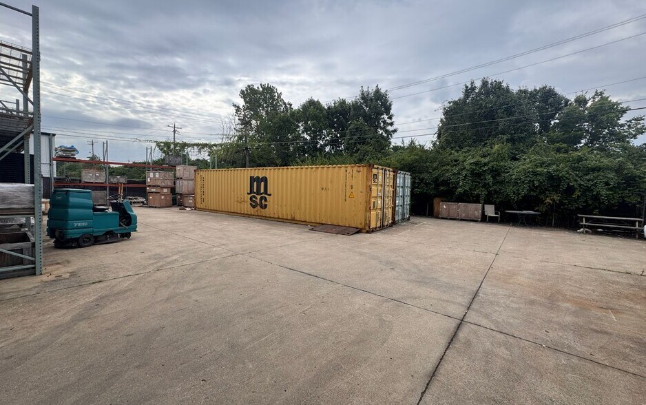 More Photos Of 4665 Interstate Dr, Cincinnati Warehouse For Sale