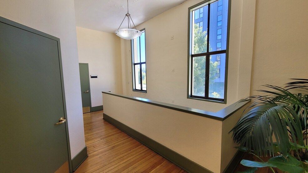 More Photos Of 613-617 4th St, Santa Rosa Office For Sale