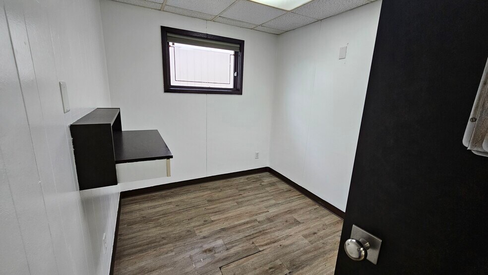 More Photos Of 700 S Main St, Grove Medical For Sale