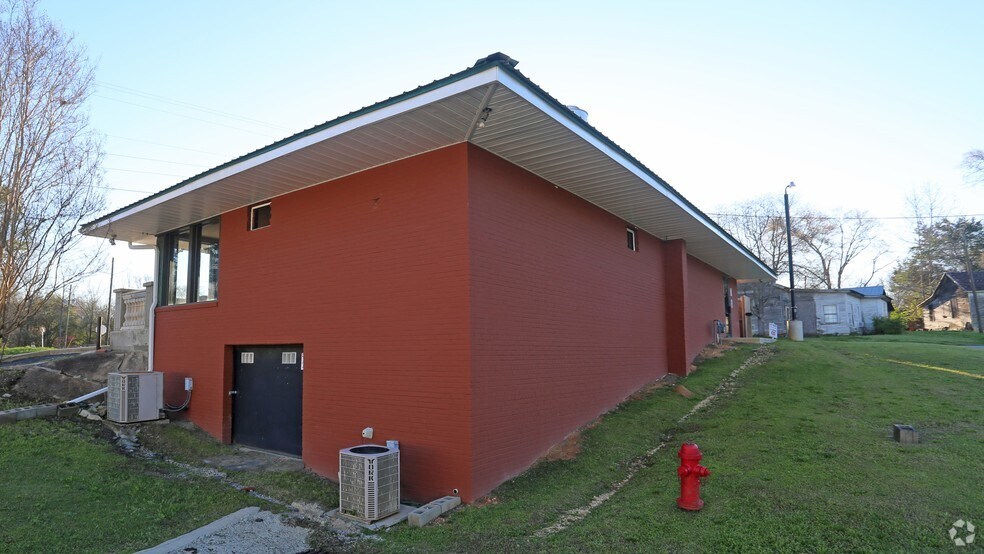 More Photos Of 3975 US Highway 31, Verbena Restaurant For Sale