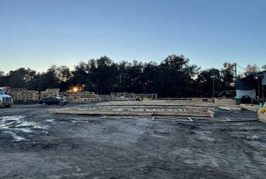 More Photos Of 15439 US Highway 301, Dade City Warehouse For Lease