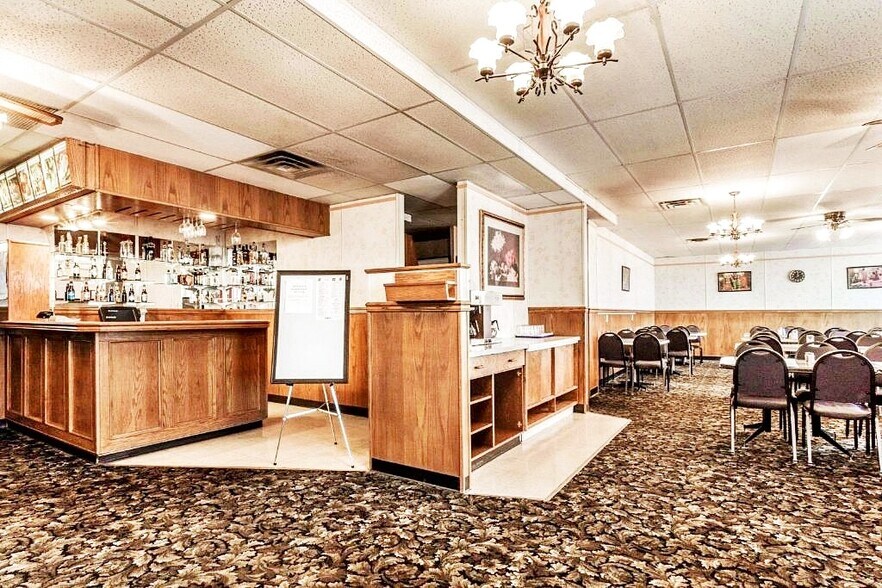 More Photos Of 45 Service Rd N, Moose Jaw Hotel For Sale