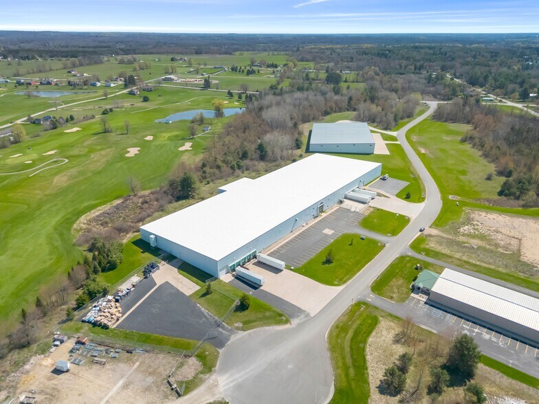 More Photos Of 1250 Commerce Dr, Farwell Manufacturing For Sale