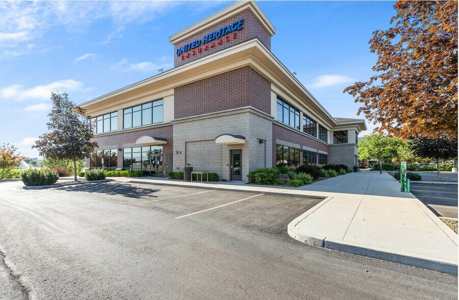 More Photos Of 704 E United Heritage Ct, Meridian Office For Sale