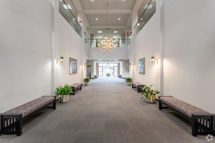 More Photos Of 7100 W College Blvd, Overland Park Storefront Retail Office For Lease