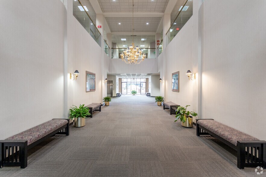 More Photos Of 7100 W College Blvd, Overland Park Storefront Retail Office For Lease