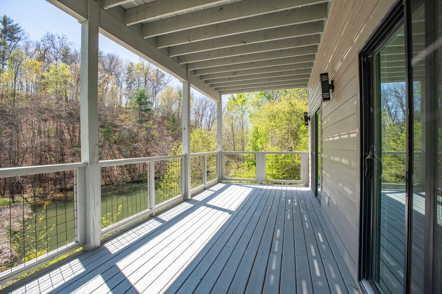 More Photos Of 9400 US-19 W, Bryson City Hotel For Sale