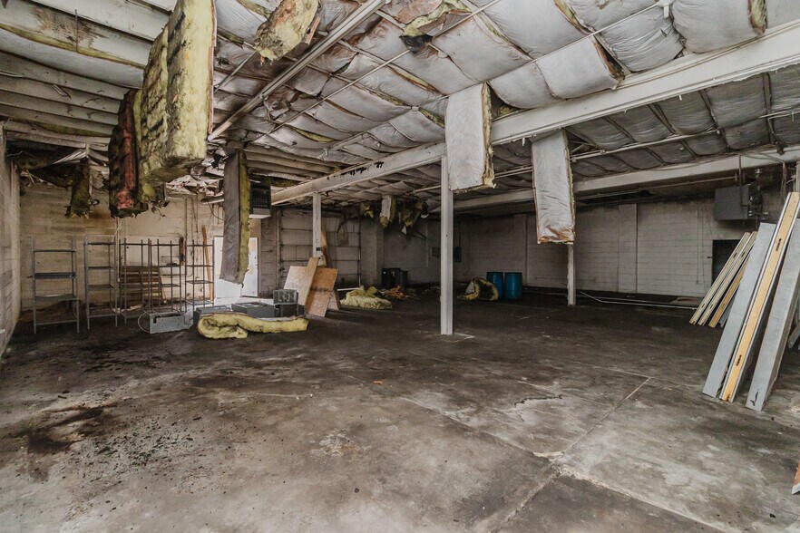 More Photos Of 470 N Seneca St, Wichita Warehouse For Sale