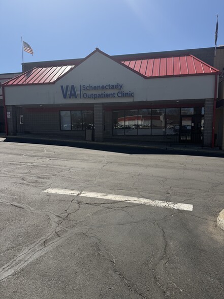 More Photos Of 1400-1450 Altamont Ave, Schenectady Storefront For Lease