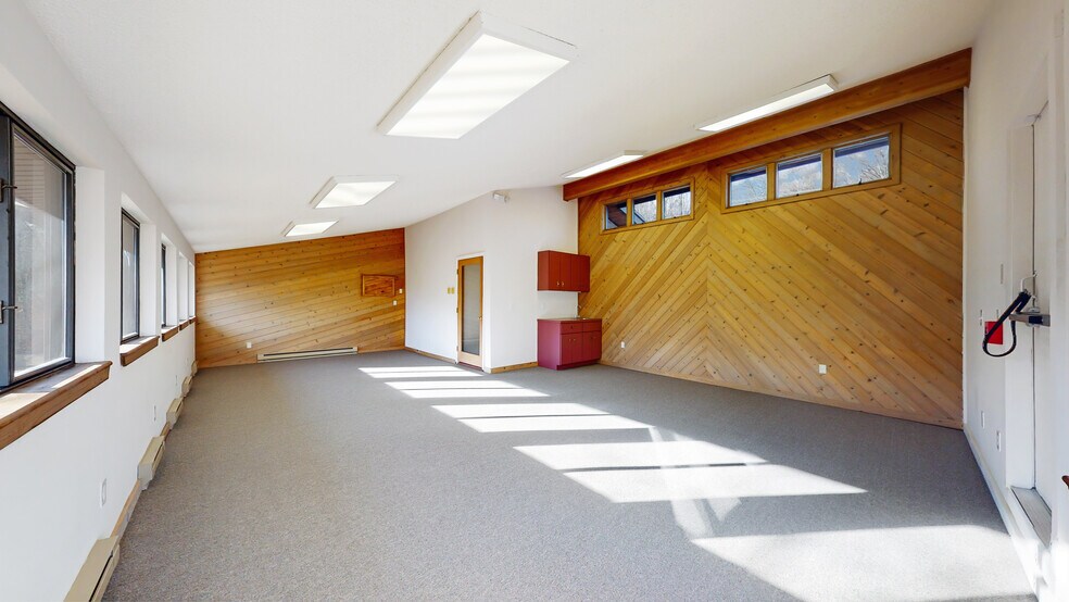 More Photos Of 220 Silver Lake Rd, Dingmans Ferry Office For Sale