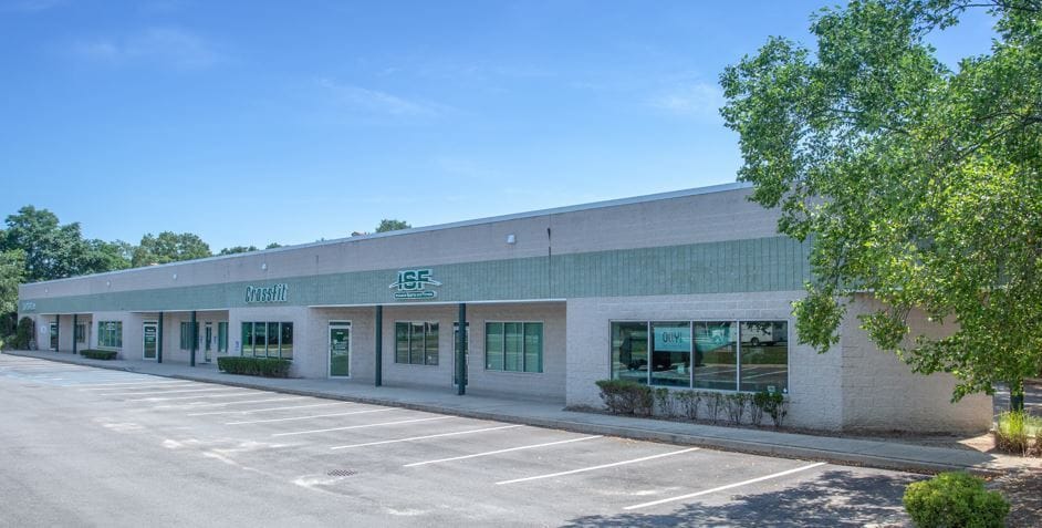 More Photos Of 5000-5014 Veterans Memorial Hwy, Holbrook Research And Development For Lease