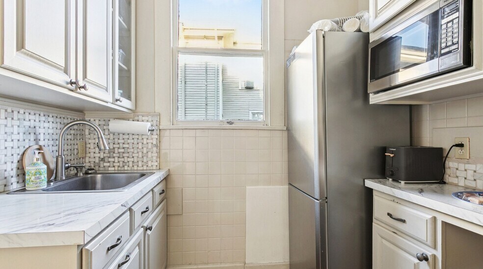 More Photos Of 620 N Carrollton Ave, New Orleans Office Residential For Sale